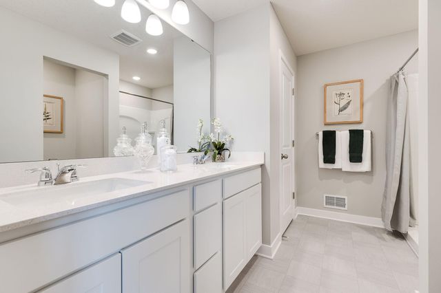 12628 Marshview Drive, Rogers, MN 55374