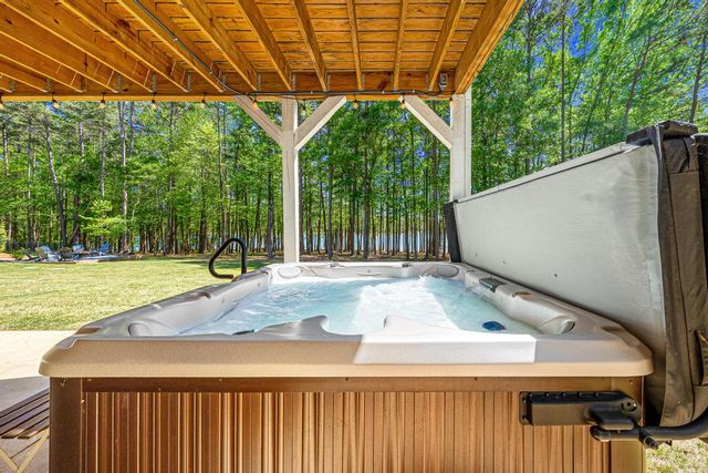 318 Foxy Lane, Martin, GA 30557