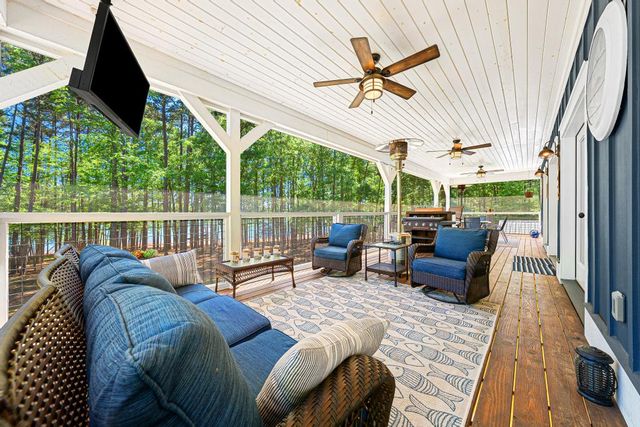 318 Foxy Lane, Martin, GA 30557