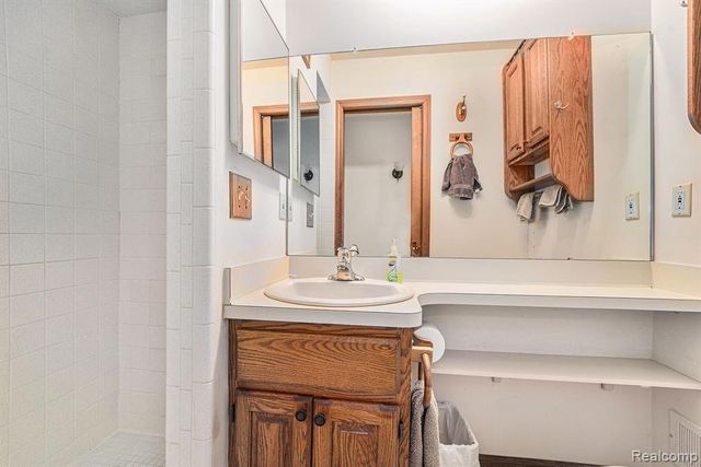 48796 Palmyra Drive, Shelby Twp, MI 48317