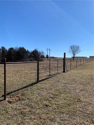 1217 Ruth Street, Berryville, AR 72616