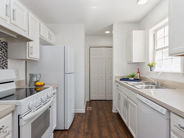 104 Cliffdale Road, Holly Springs, NC 27540