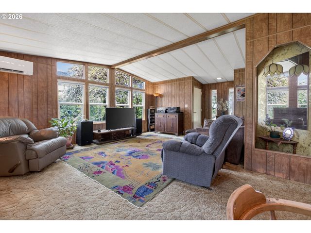 38125 Se LOUDEN Rd, Corbett, OR 97019