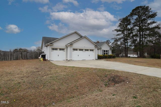 22 Willard Wood Run, Benson, NC 27504