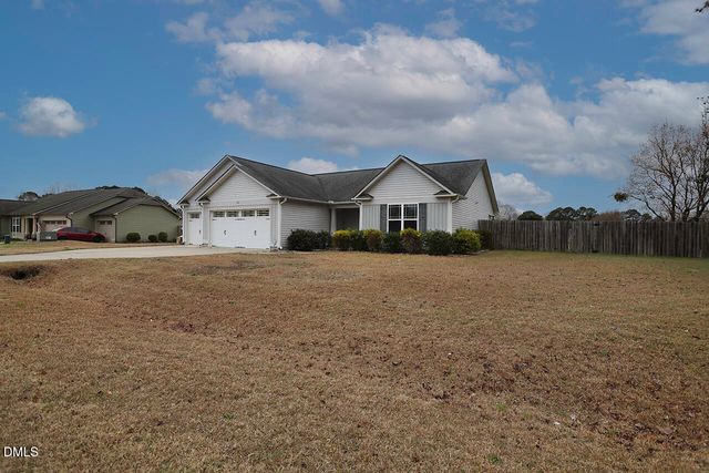 22 Willard Wood Run, Benson, NC 27504