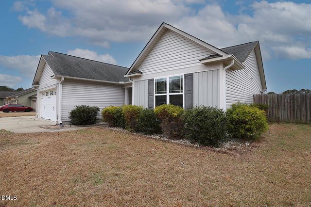 22 Willard Wood Run, Benson, NC 27504