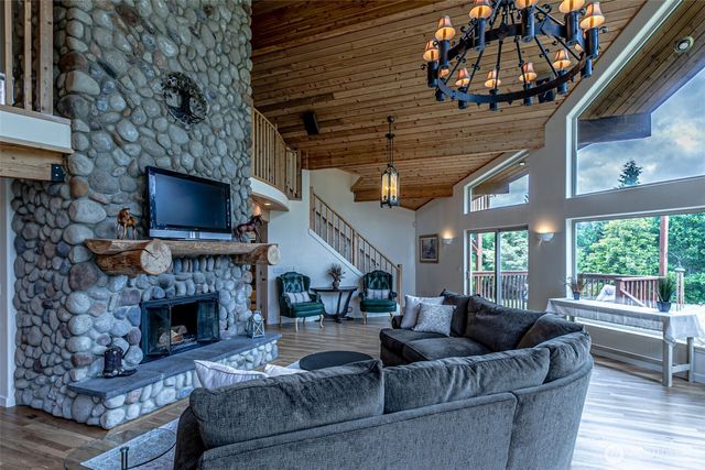 26044 SE 192nd Street, Maple Valley, WA 98038