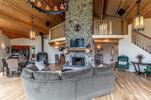 26044 SE 192nd Street, Maple Valley, WA 98038