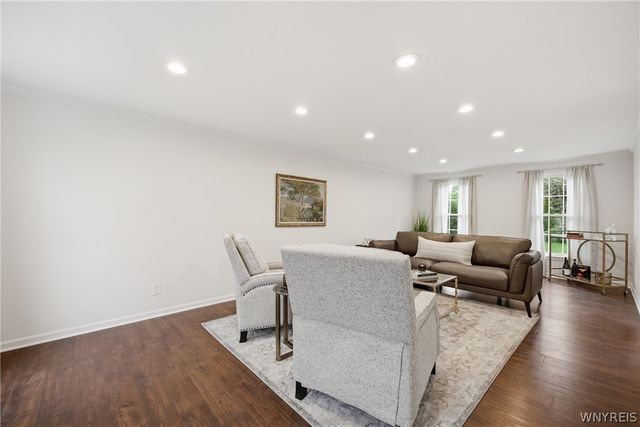 169 Presidents Walk, Amherst, NY 14221