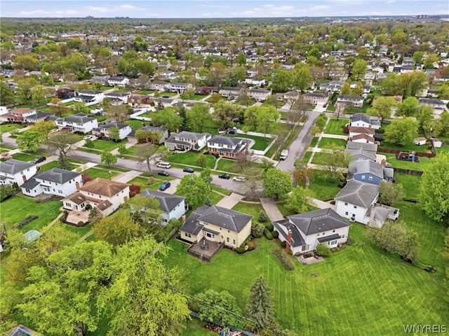 169 Presidents Walk, Amherst, NY 14221