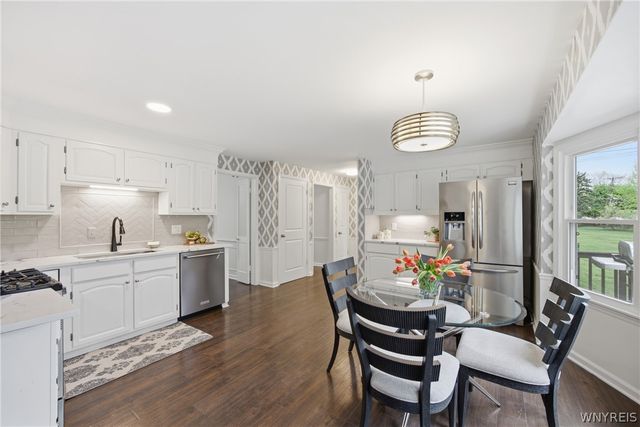 169 Presidents Walk, Amherst, NY 14221