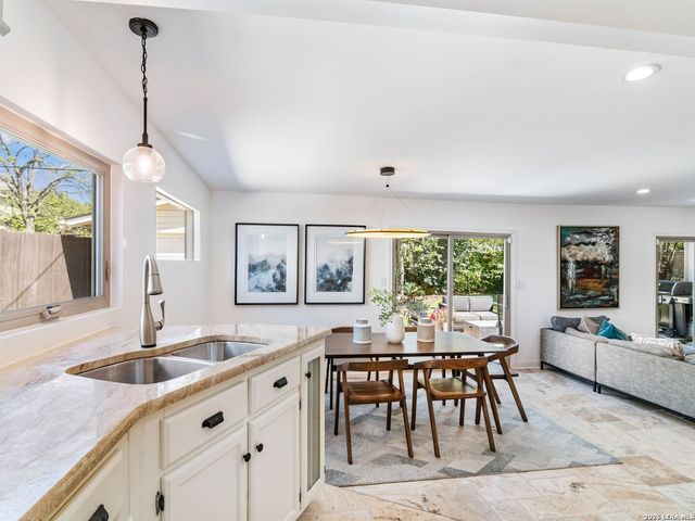 1109 Wiltshire Ave, Terrell Hills, TX 78209