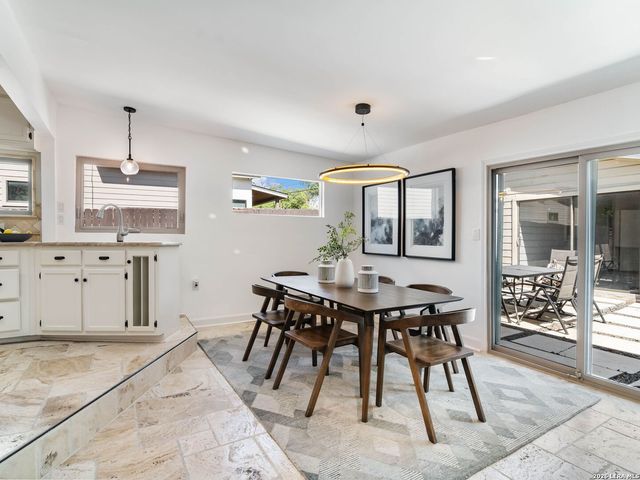 1109 Wiltshire Ave, Terrell Hills, TX 78209