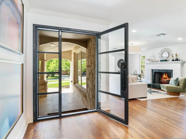 1109 Wiltshire Ave, Terrell Hills, TX 78209