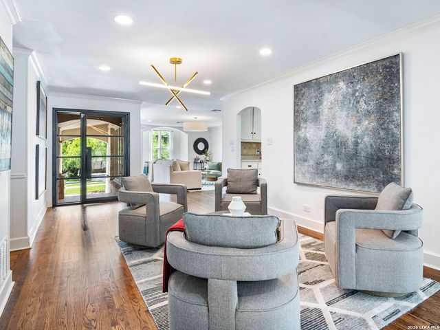 1109 Wiltshire Ave, Terrell Hills, TX 78209