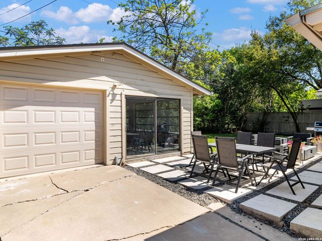 1109 Wiltshire Ave, Terrell Hills, TX 78209