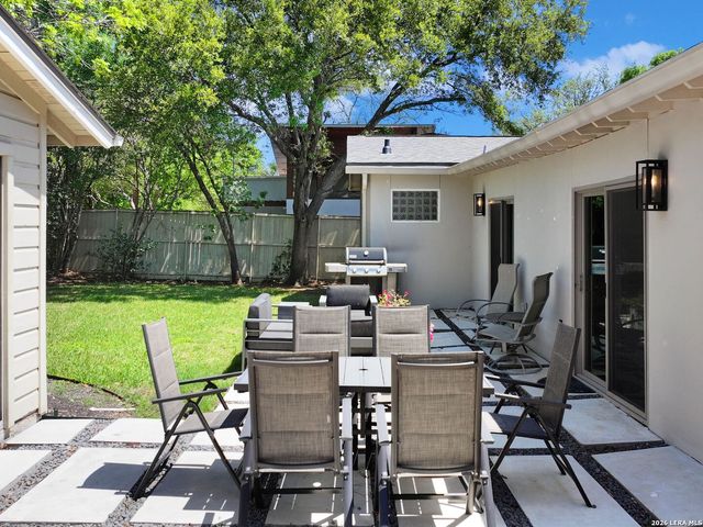 1109 Wiltshire Ave, Terrell Hills, TX 78209