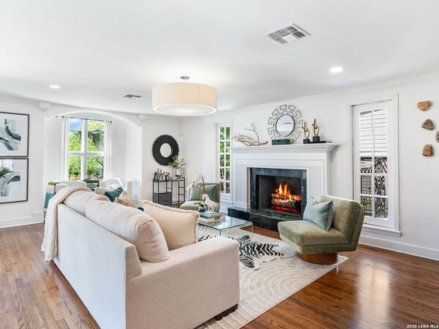 1109 Wiltshire Ave, Terrell Hills, TX 78209