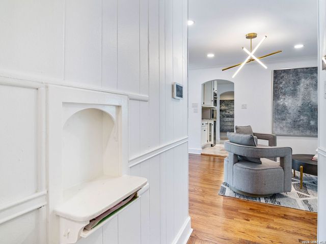 1109 Wiltshire Ave, Terrell Hills, TX 78209