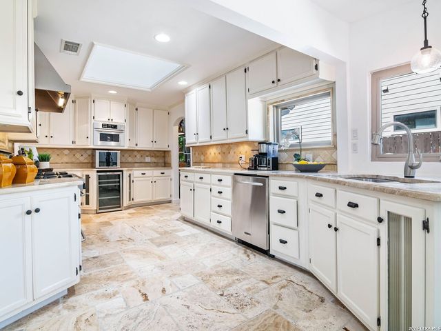 1109 Wiltshire Ave, Terrell Hills, TX 78209