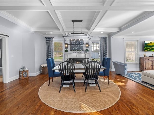 109 Thompson Ave, Westwood, MA 02090