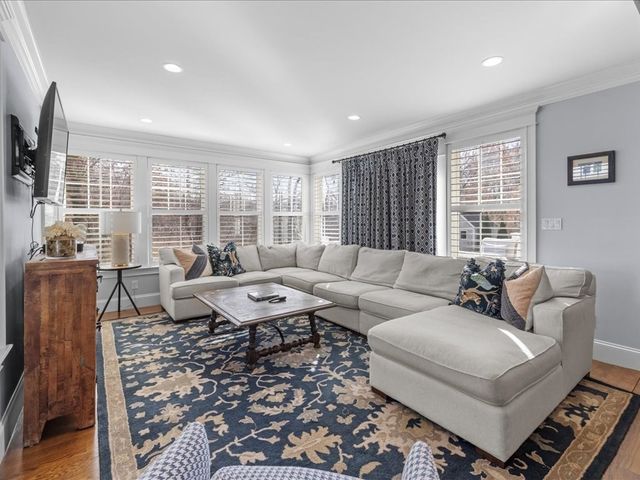 109 Thompson Ave, Westwood, MA 02090