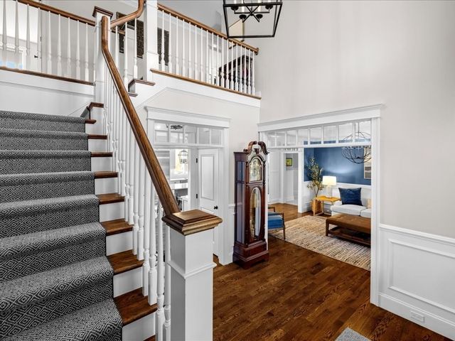 109 Thompson Ave, Westwood, MA 02090