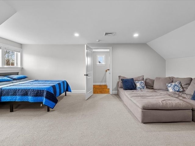 109 Thompson Ave, Westwood, MA 02090