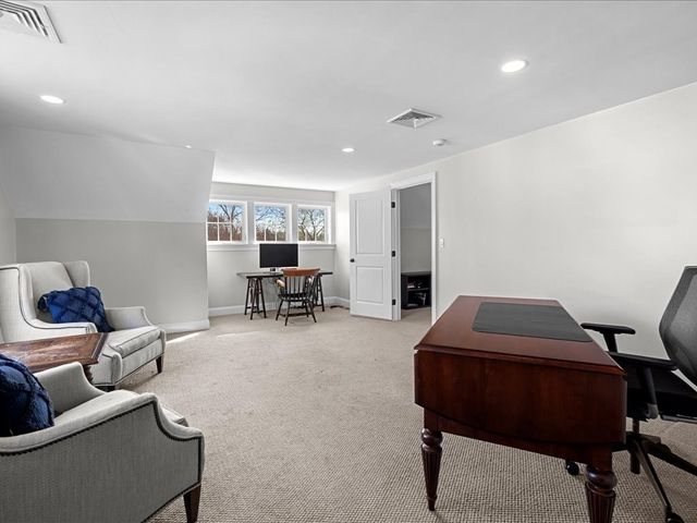 109 Thompson Ave, Westwood, MA 02090