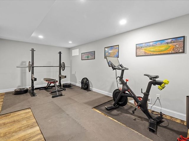 109 Thompson Ave, Westwood, MA 02090