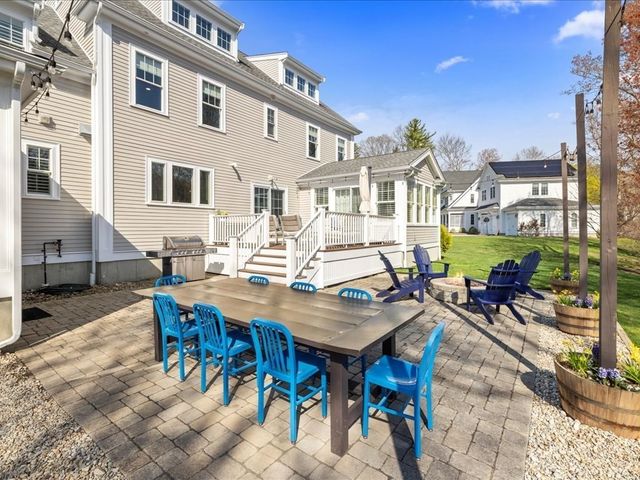109 Thompson Ave, Westwood, MA 02090