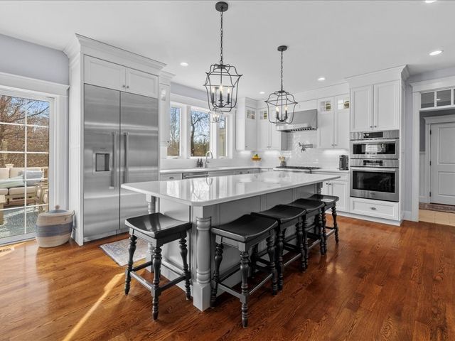 109 Thompson Ave, Westwood, MA 02090