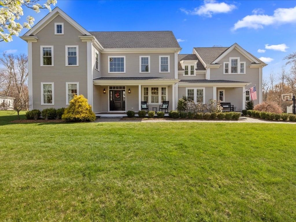 109 Thompson Ave, Westwood, MA 02090