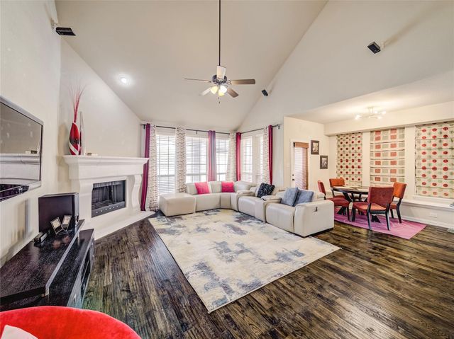 324 Enid Drive, Lewisville, TX 75056