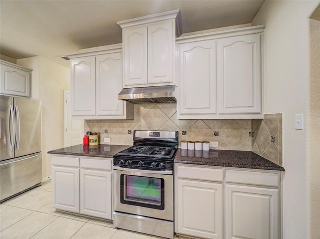 324 Enid Drive, Lewisville, TX 75056