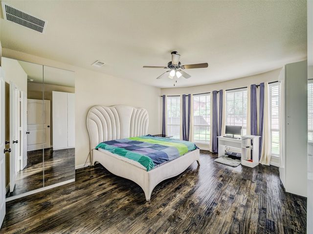 324 Enid Drive, Lewisville, TX 75056