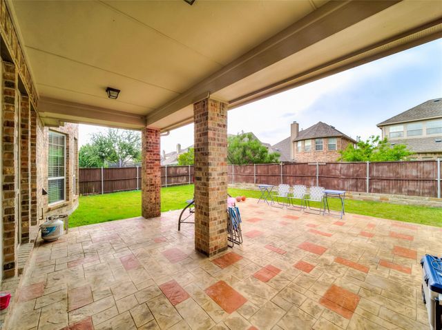 324 Enid Drive, Lewisville, TX 75056