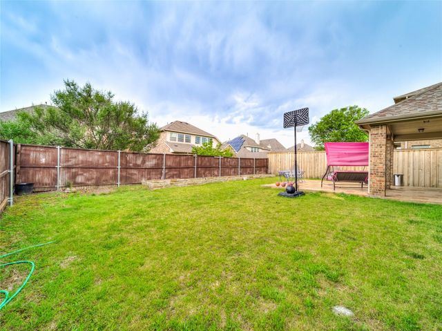 324 Enid Drive, Lewisville, TX 75056