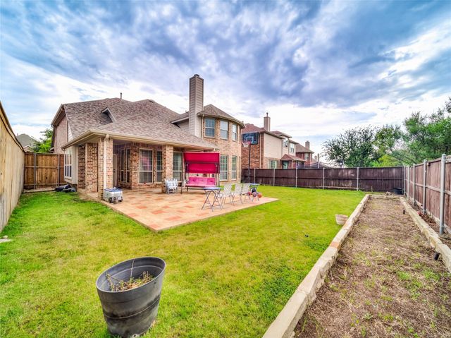 324 Enid Drive, Lewisville, TX 75056
