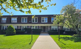 350 Brainerd Avenue 6A, Libertyville, IL 60048