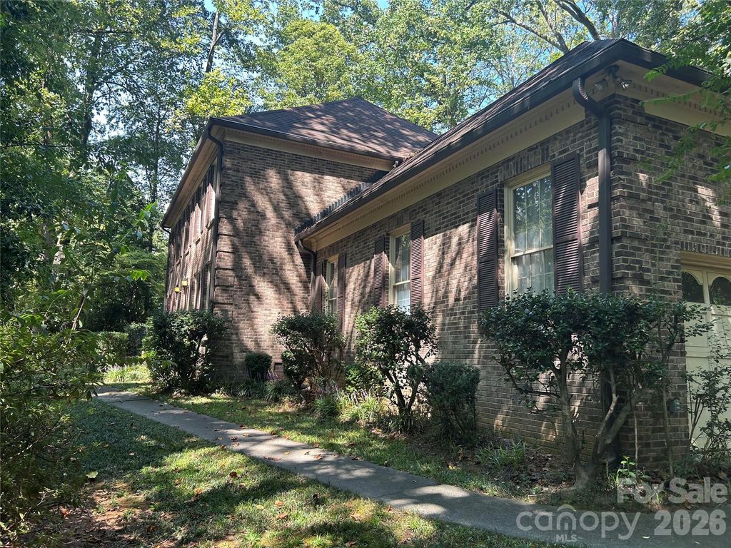 101 Medearis Drive, Charlotte, NC 28211