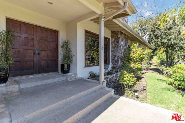 1133 Somera Road, Los Angeles, CA 90077