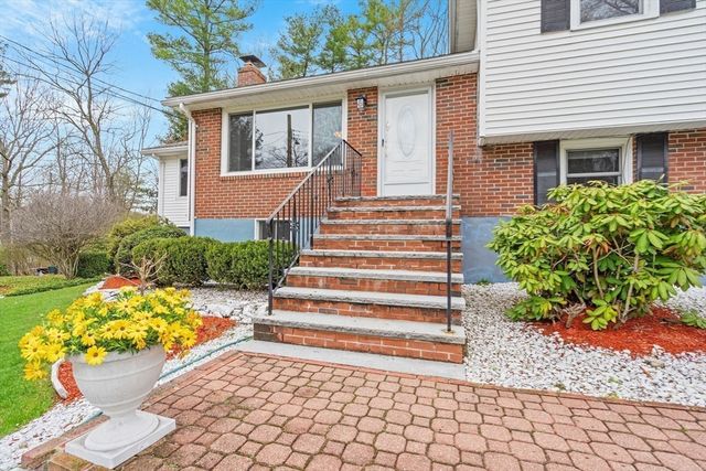 1 Marie Circle, Burlington, MA 01803