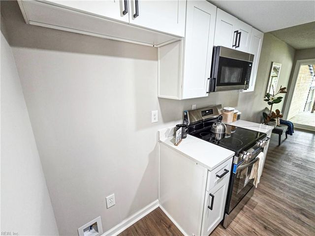 443 Hill Meadow DR, Virginia Beach, VA 23454