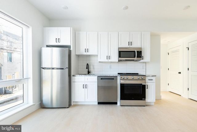 2400 W MONTGOMERY AVE, Philadelphia, PA 19121