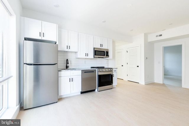 2400 W MONTGOMERY AVE, Philadelphia, PA 19121
