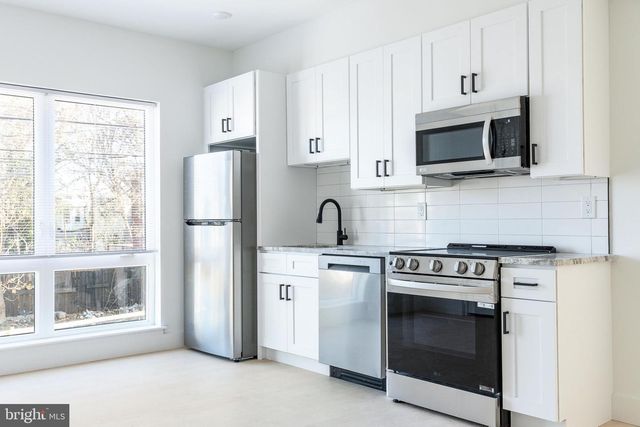 2400 W MONTGOMERY AVE, Philadelphia, PA 19121