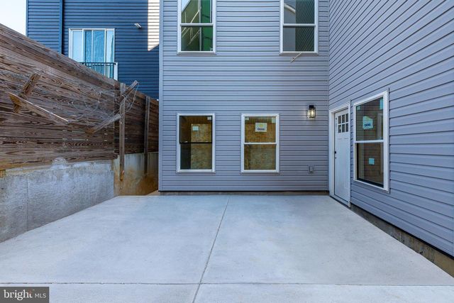 2400 W MONTGOMERY AVE, Philadelphia, PA 19121