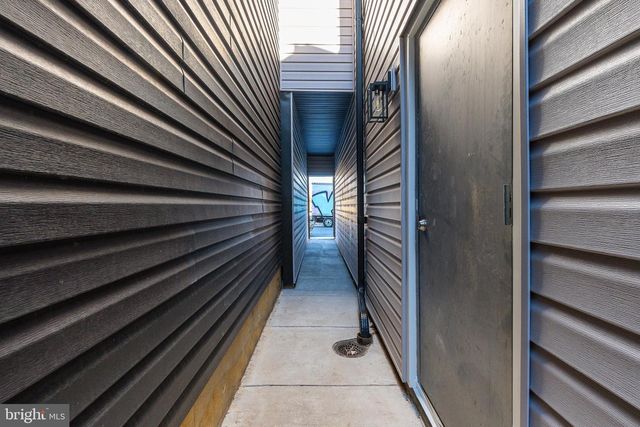 2400 W MONTGOMERY AVE, Philadelphia, PA 19121