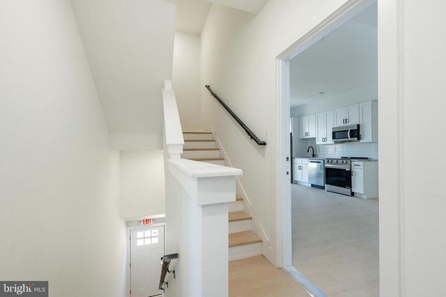 2400 W MONTGOMERY AVE, Philadelphia, PA 19121